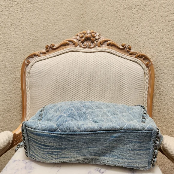 Quilted Demin Shoulder Bag With Chain Straps New No Tag - Picture 5 of 7